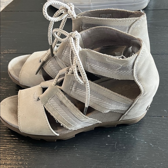 Sorel Women's Sandals in Cream - Picture 4 of 4